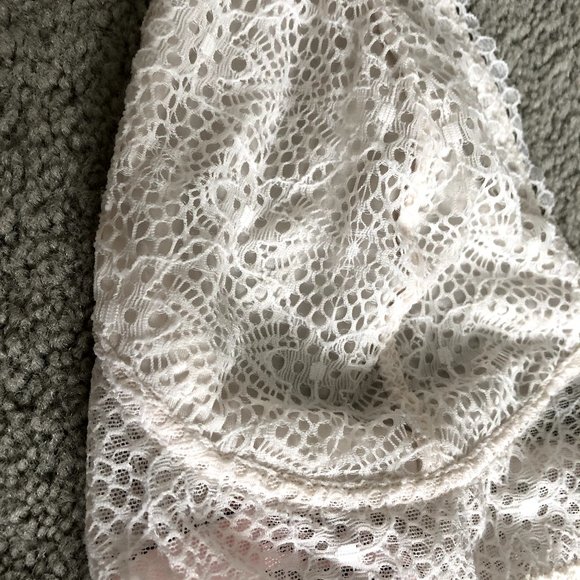 Victoria's Secret White Lace Bralette Size M - Picture 2 of 6